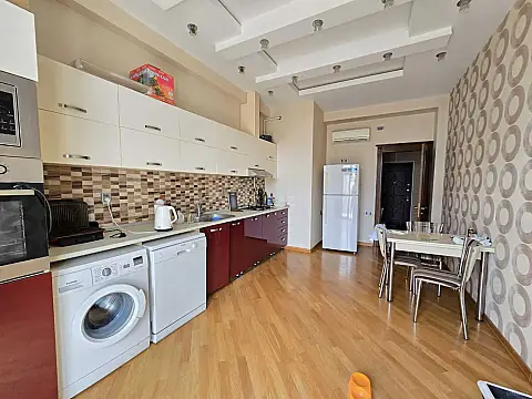 Kirayə verilir 3 otaqlı mənzil 120 m²