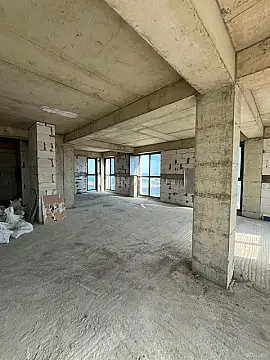 Satılır 4 otaqlı mənzil 225 m²