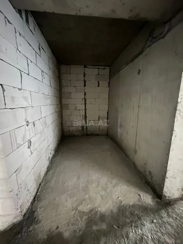 Satılır 4 otaqlı mənzil 225 m²