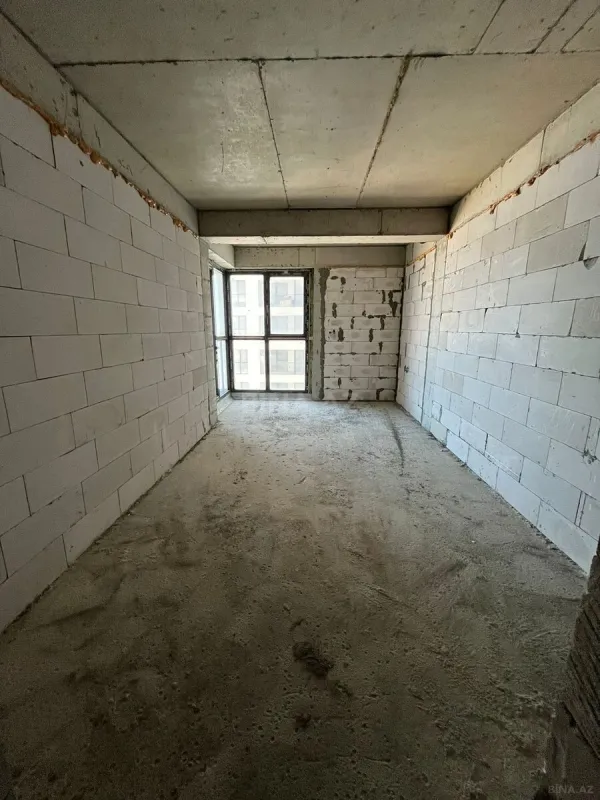 Satılır 4 otaqlı mənzil 225 m²