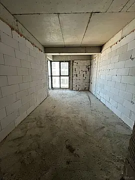 Satılır 4 otaqlı mənzil 225 m²