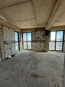 Satılır 4 otaqlı mənzil 225 m²