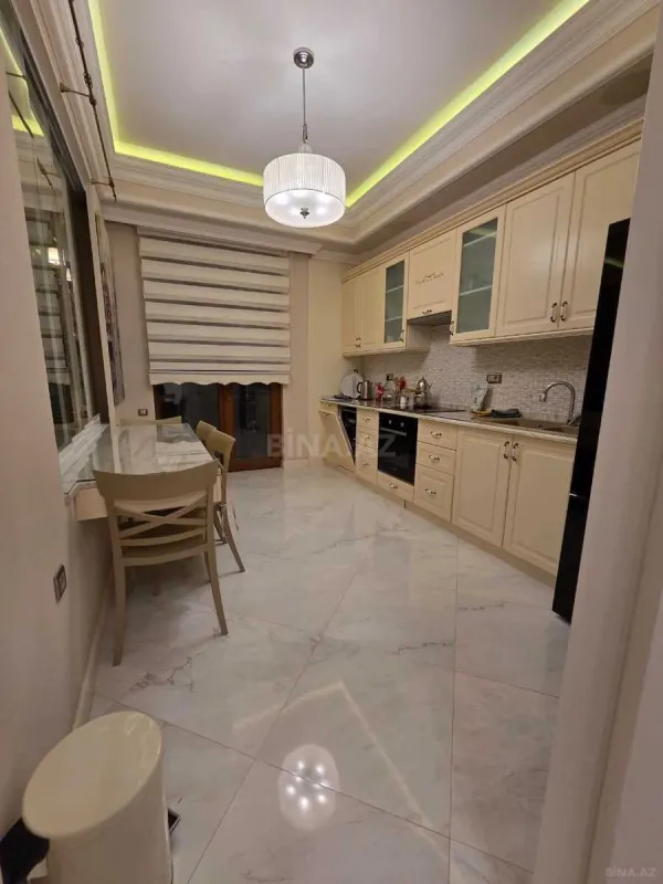 Kirayə verilir 3 otaqlı mənzil 111 m²