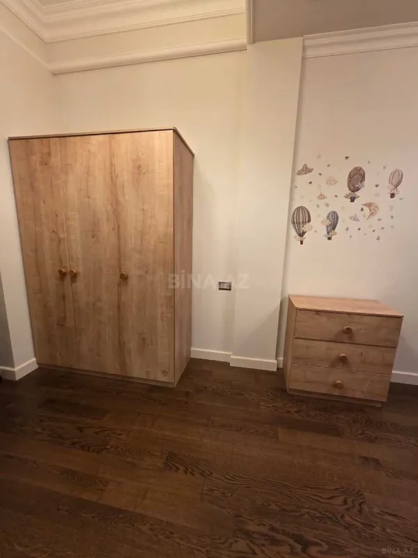 Kirayə verilir 3 otaqlı mənzil 111 m²