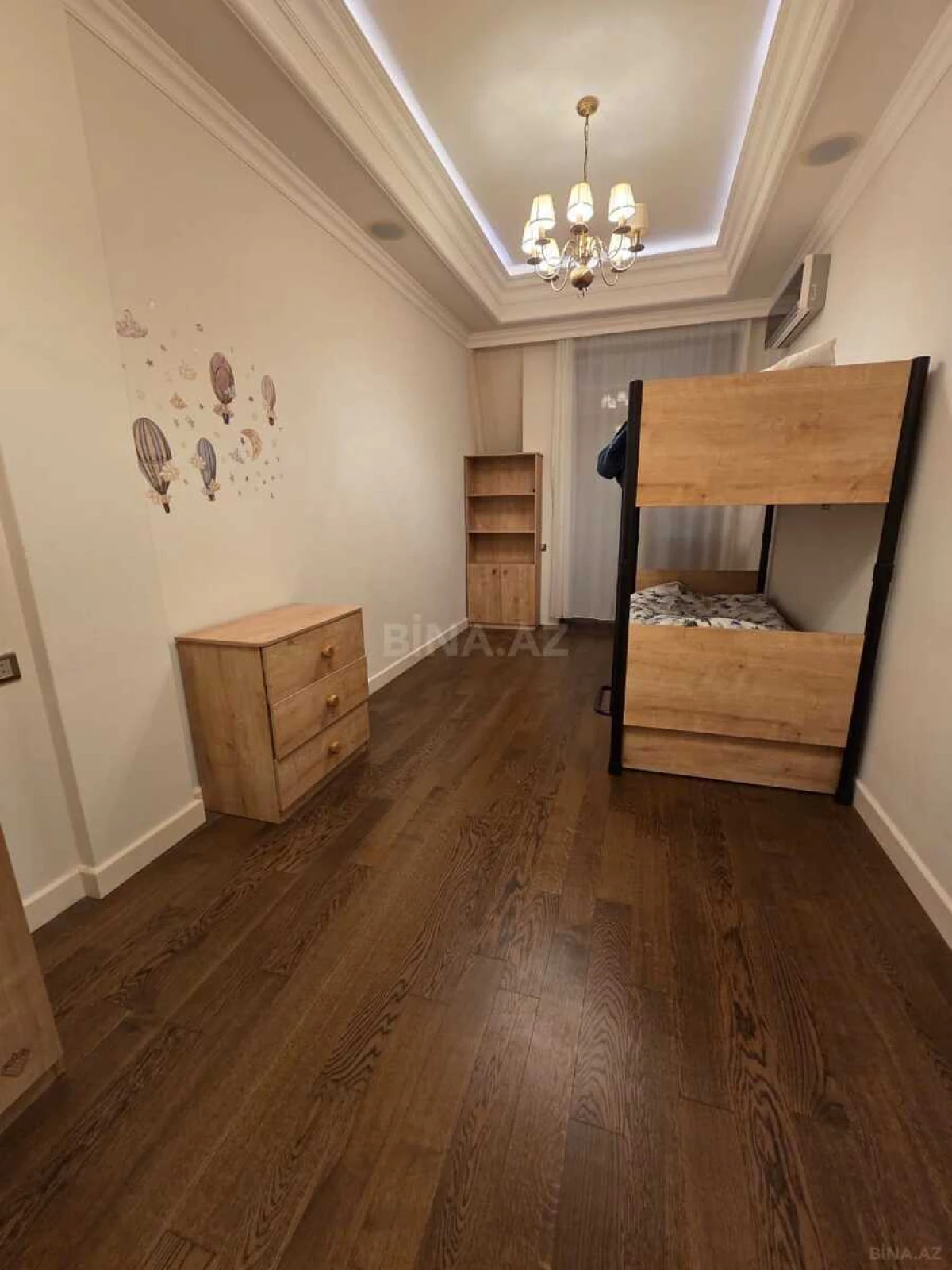 Kirayə verilir 3 otaqlı mənzil 111 m²