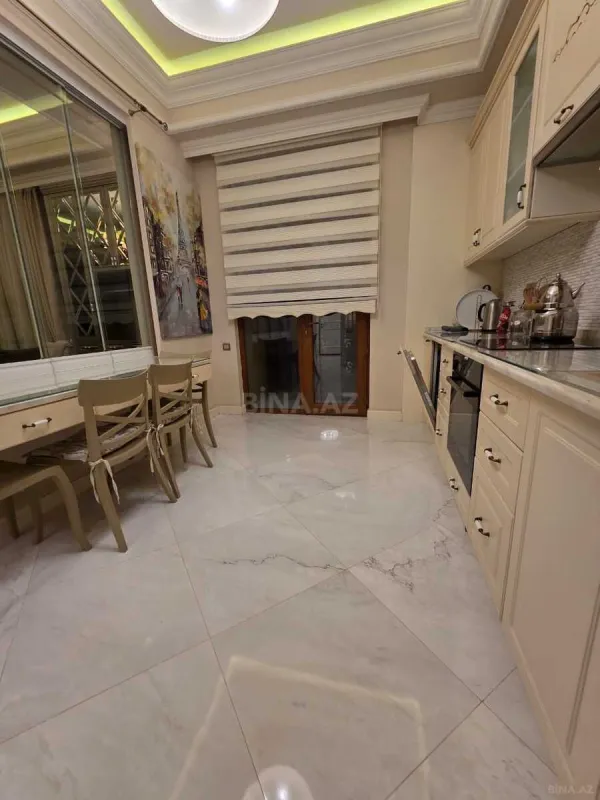 Kirayə verilir 3 otaqlı mənzil 111 m²