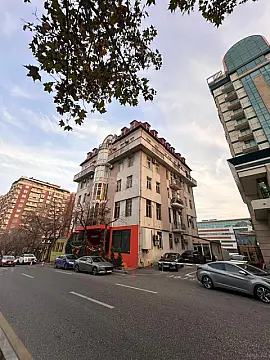 Kirayə verilir 4 otaqlı ofis 200 m²