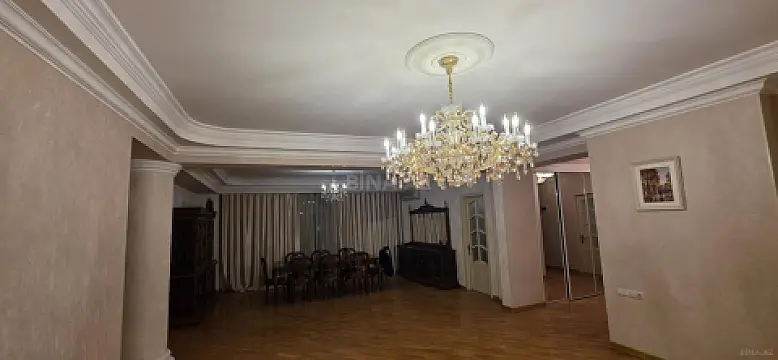 Kirayə verilir 4 otaqlı ofis 200 m²