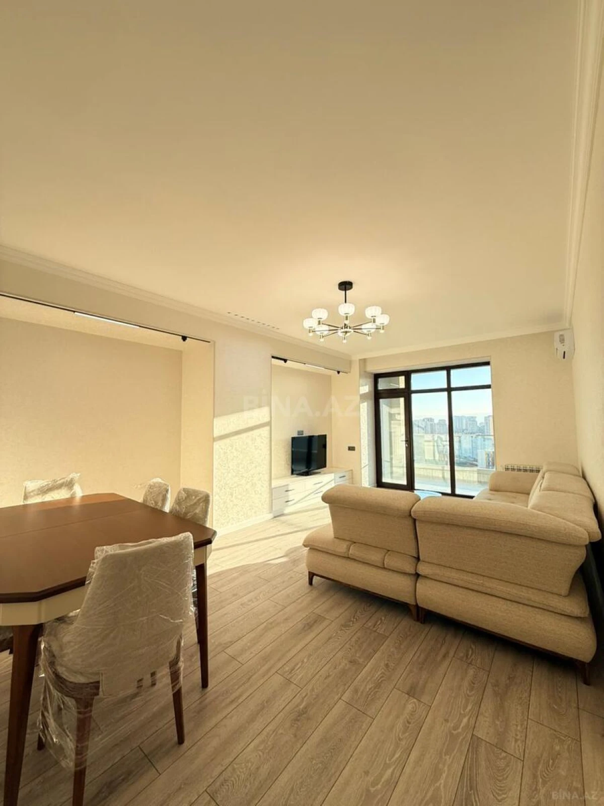 Kirayə verilir 3 otaqlı mənzil 140 m²