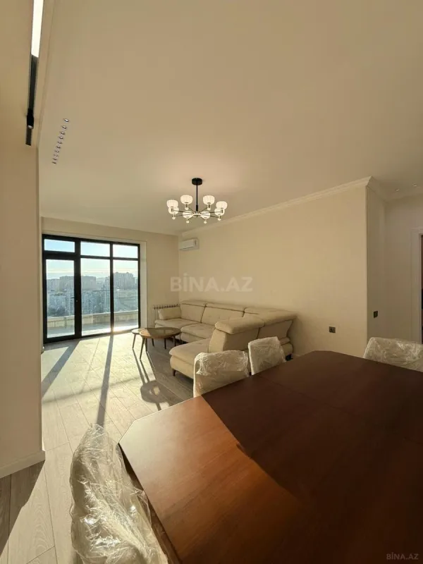 Kirayə verilir 3 otaqlı mənzil 140 m²