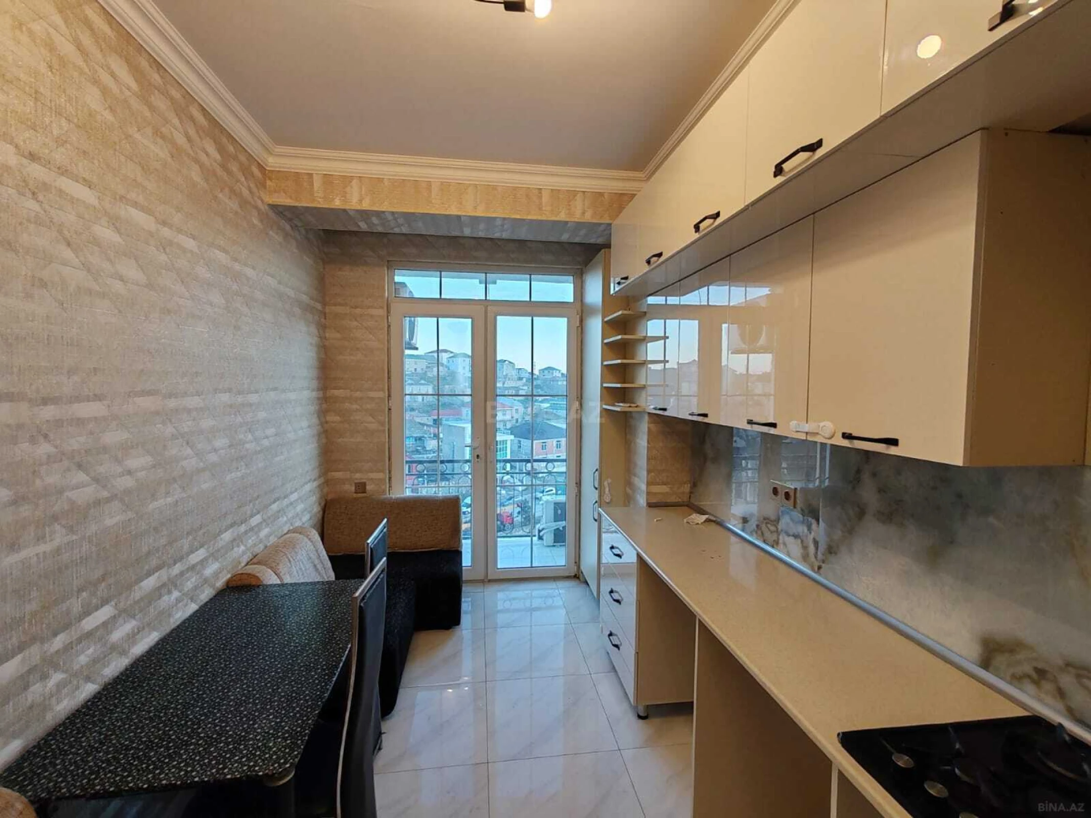 Satılır 3 otaqlı mənzil 91 m²