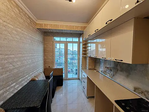 Satılır 3 otaqlı mənzil 91 m²