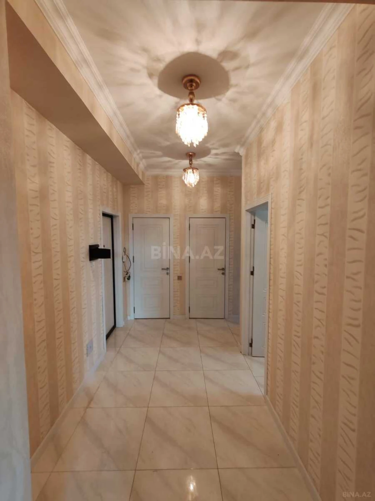 Satılır 3 otaqlı mənzil 91 m²