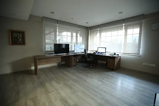 Kirayə verilir 11 otaqlı ofis 490 m²