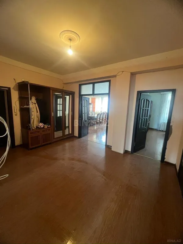 Kirayə verilir 3 otaqlı mənzil 130 m²