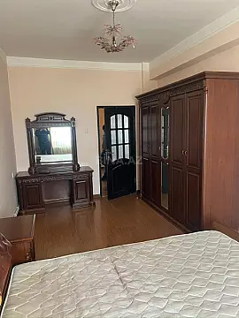 Kirayə verilir 3 otaqlı mənzil 130 m²