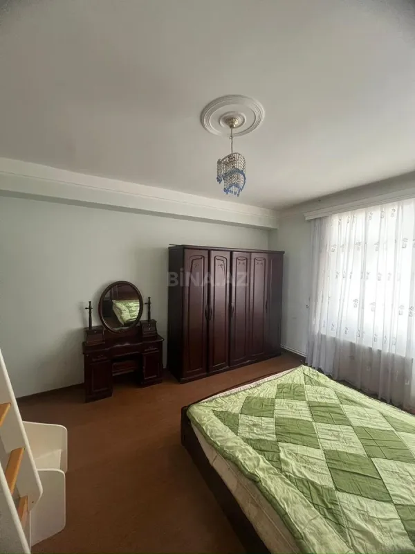 Kirayə verilir 3 otaqlı mənzil 130 m²