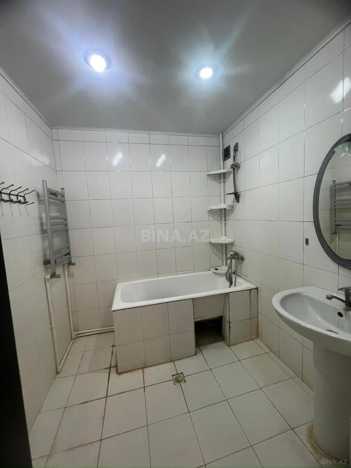 Kirayə verilir 3 otaqlı mənzil 130 m²