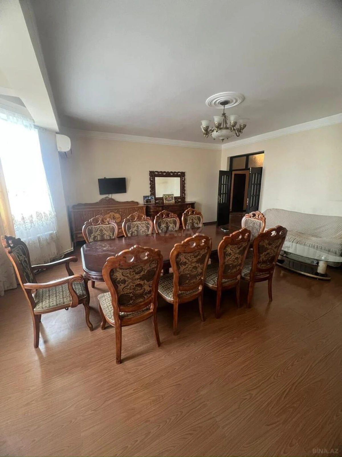 Kirayə verilir 3 otaqlı mənzil 130 m²