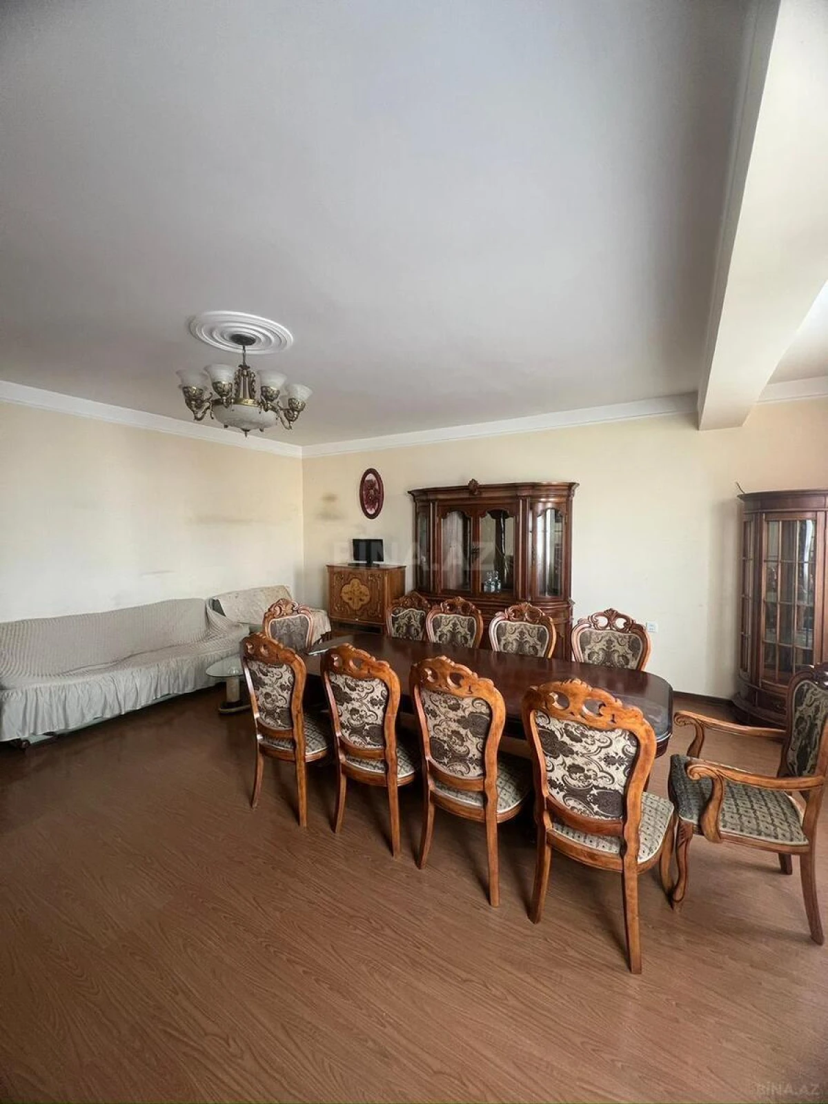 Kirayə verilir 3 otaqlı mənzil 130 m²