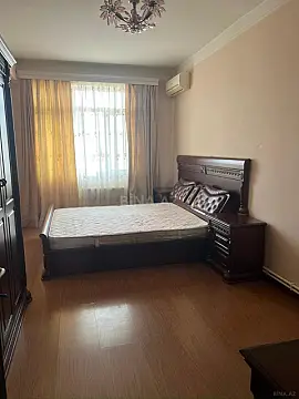 Kirayə verilir 3 otaqlı mənzil 130 m²
