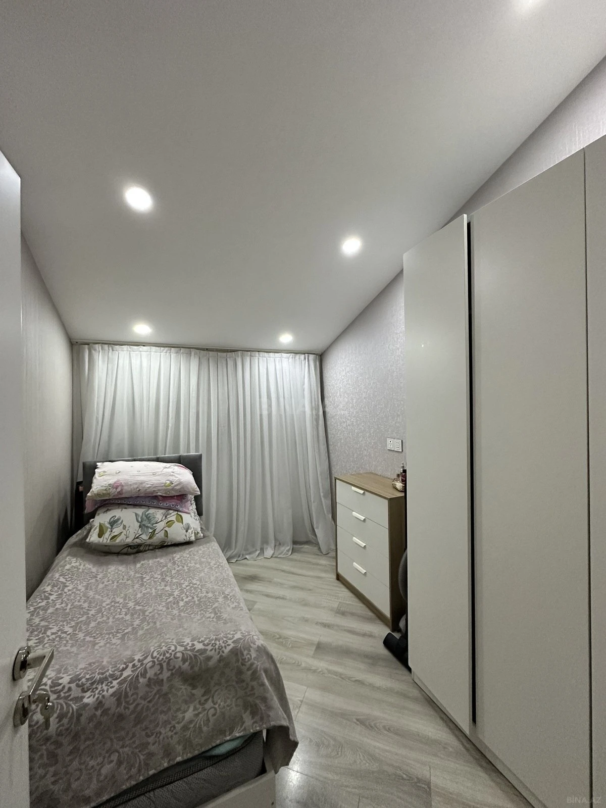 Satılır 2 otaqlı mənzil 42 m²