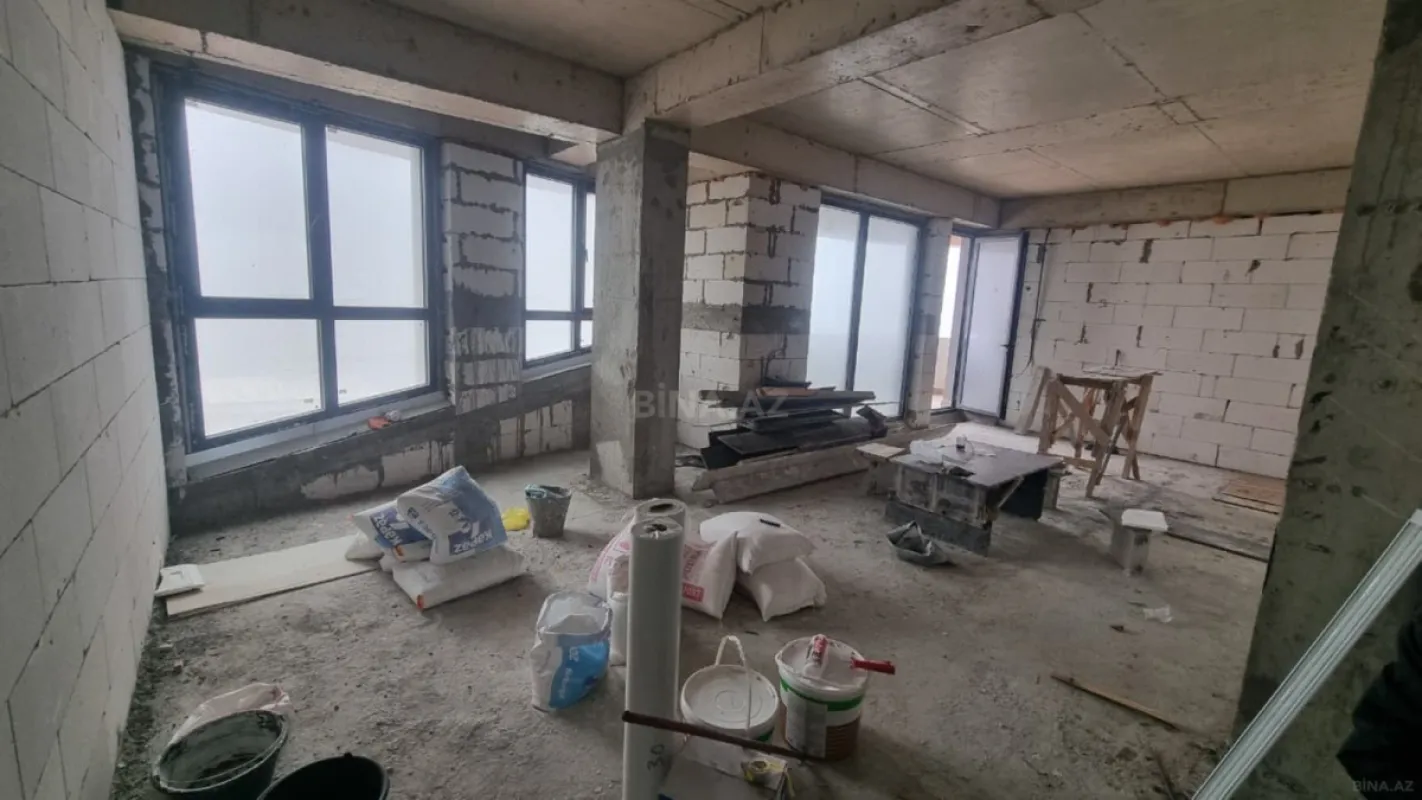 Satılır 5 otaqlı mənzil 258.8 m²