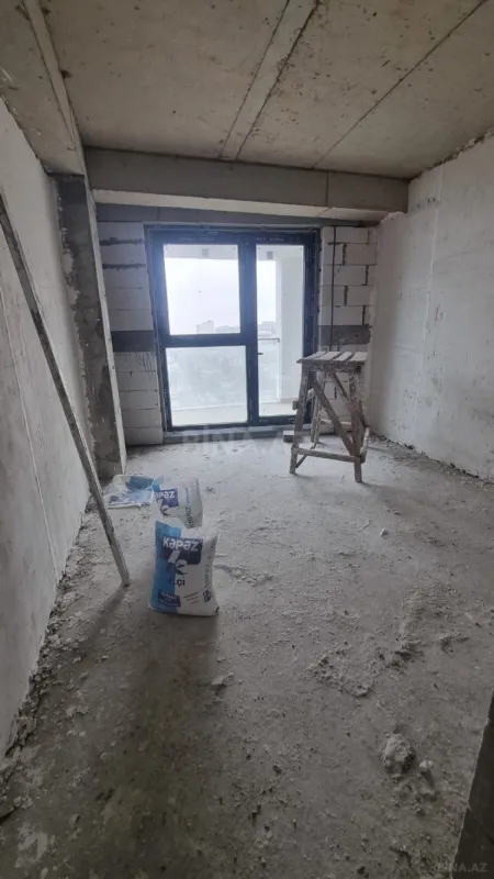 Satılır 5 otaqlı mənzil 258.8 m²