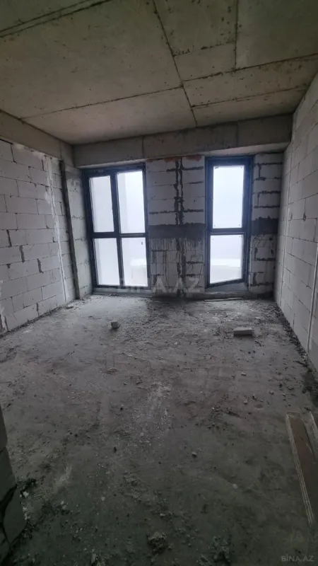 Satılır 5 otaqlı mənzil 258.8 m²