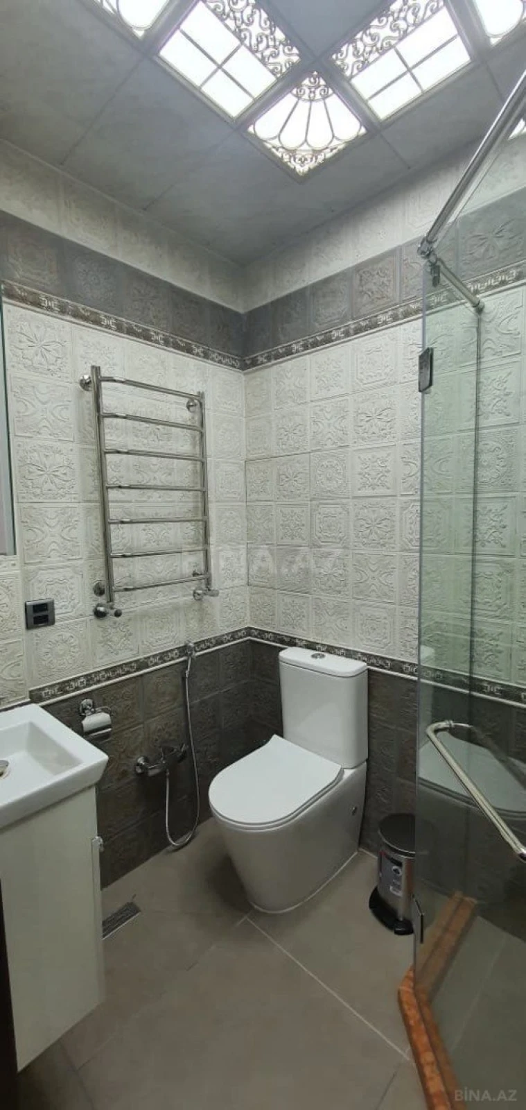 Kirayə verilir 3 otaqlı mənzil 134 m²