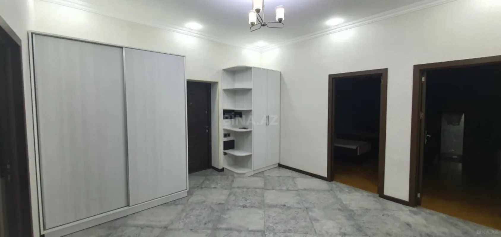 Kirayə verilir 3 otaqlı mənzil 134 m²