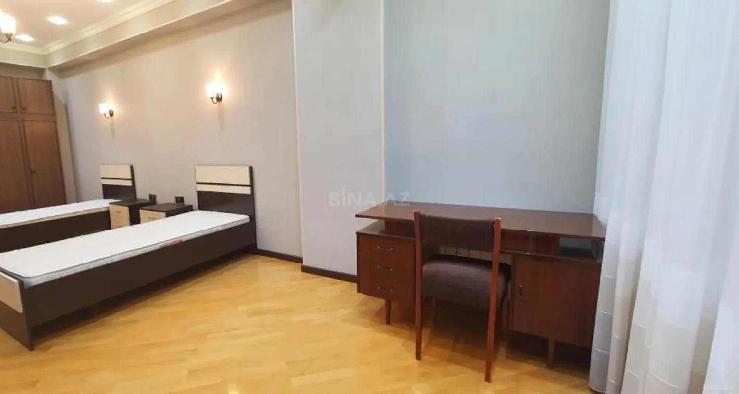 Kirayə verilir 3 otaqlı mənzil 134 m²