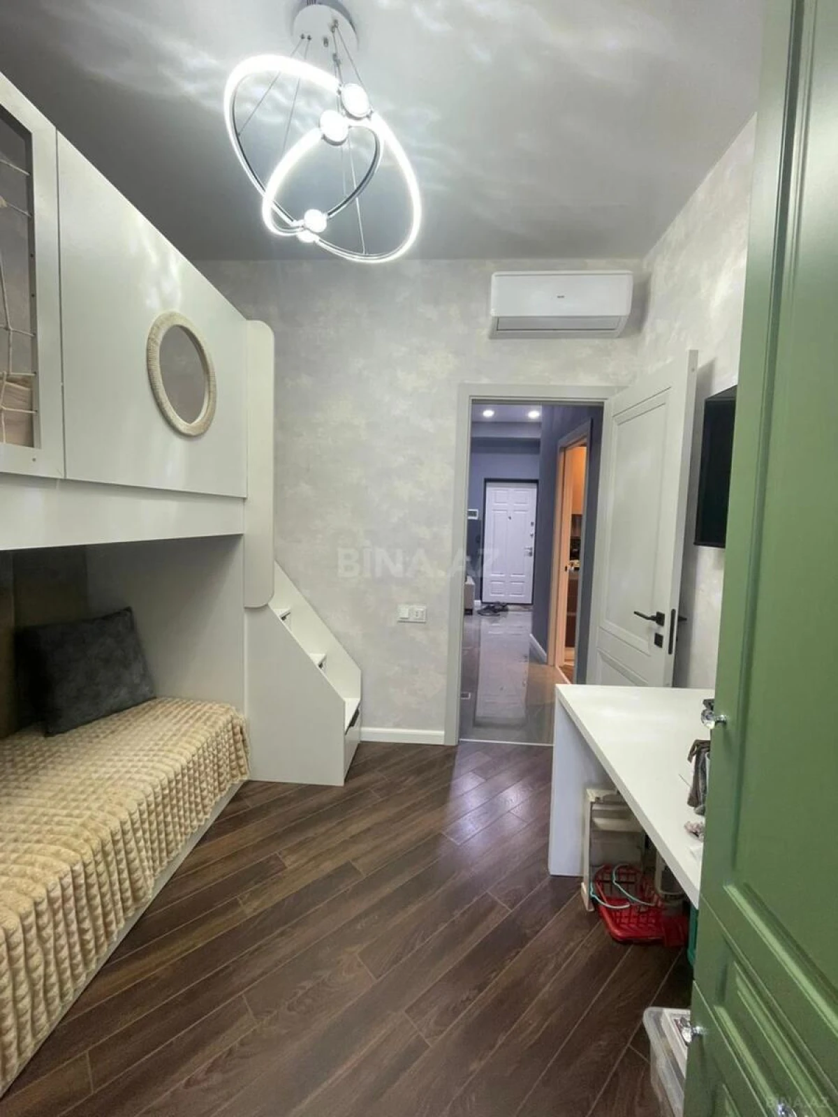 Satılır 4 otaqlı mənzil 70 m²