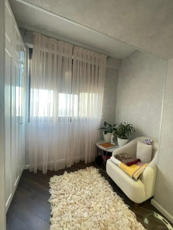 Satılır 4 otaqlı mənzil 70 m²