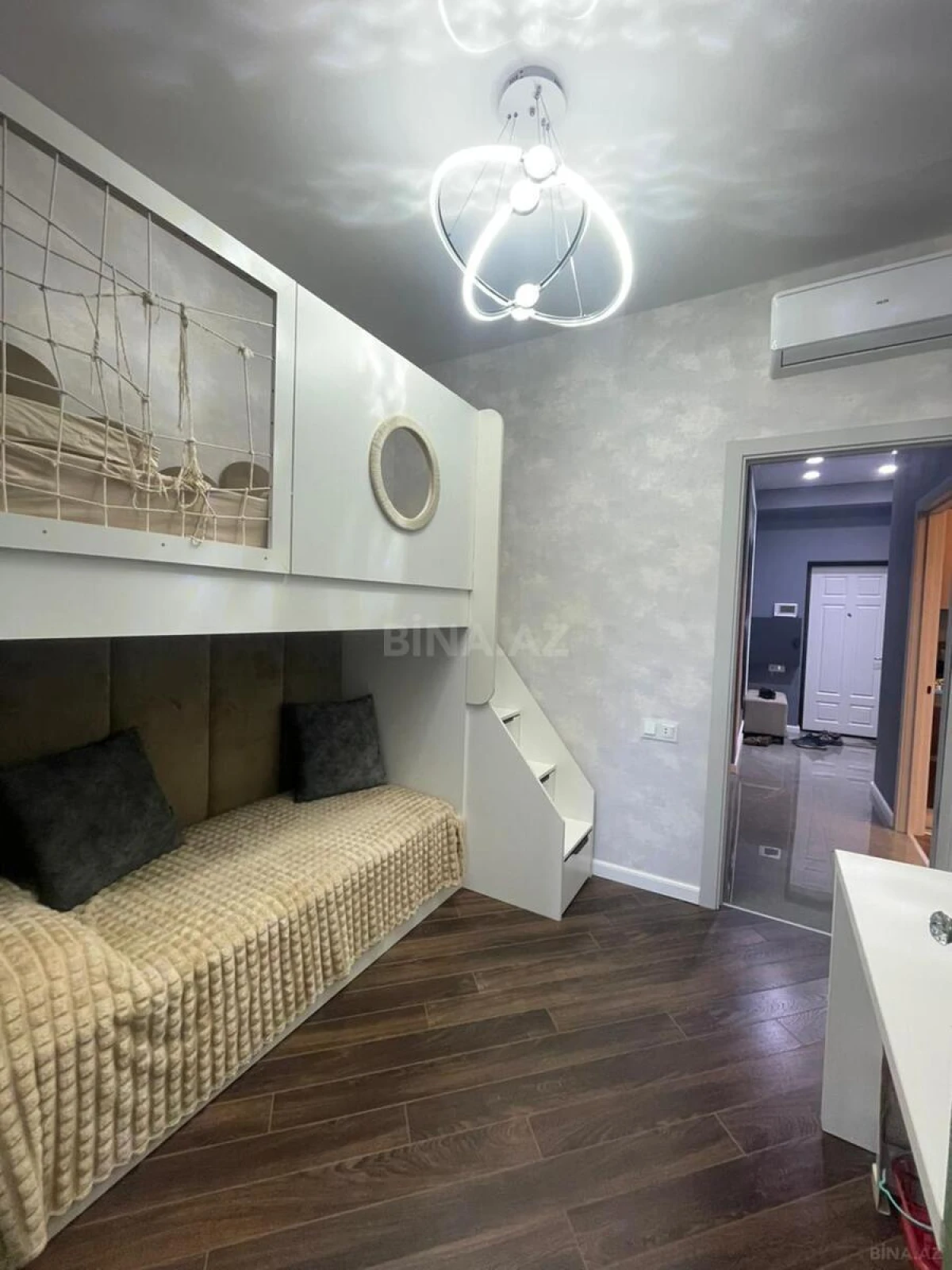 Satılır 4 otaqlı mənzil 70 m²