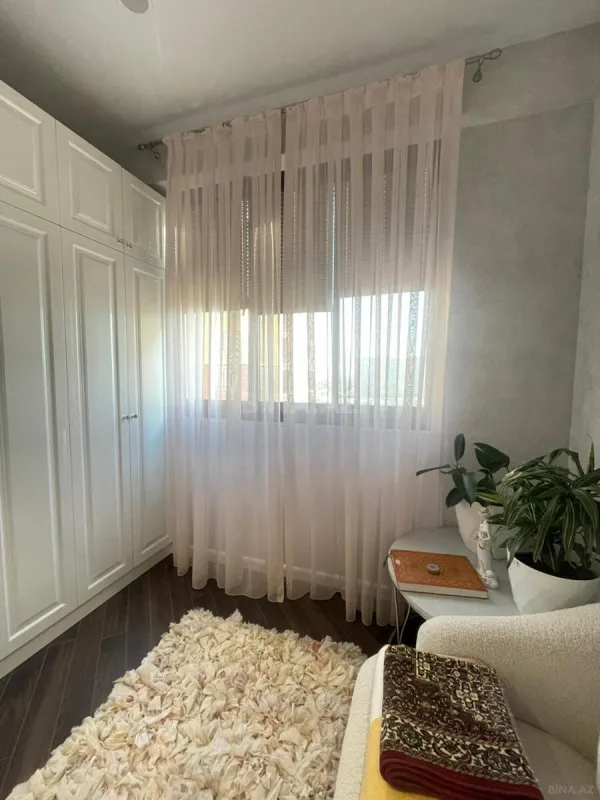 Satılır 4 otaqlı mənzil 70 m²