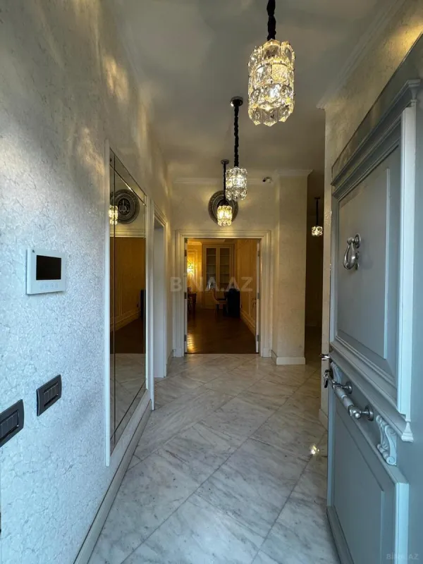 Satılır 6 otaqlı həyət evi 225 m²