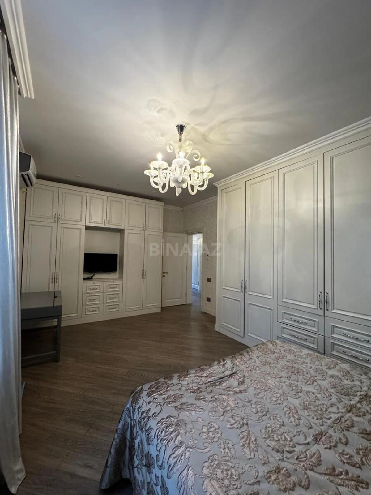 Satılır 6 otaqlı həyət evi 225 m²