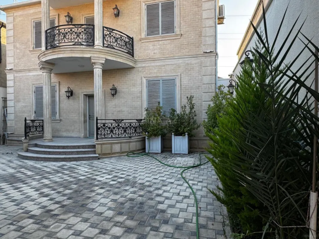 Satılır 6 otaqlı həyət evi 225 m²