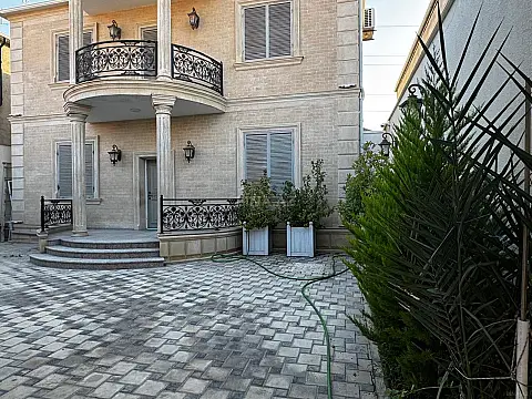 Satılır 6 otaqlı həyət evi 225 m²