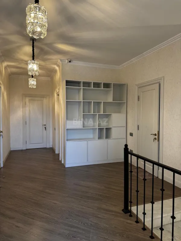 Satılır 6 otaqlı həyət evi 225 m²