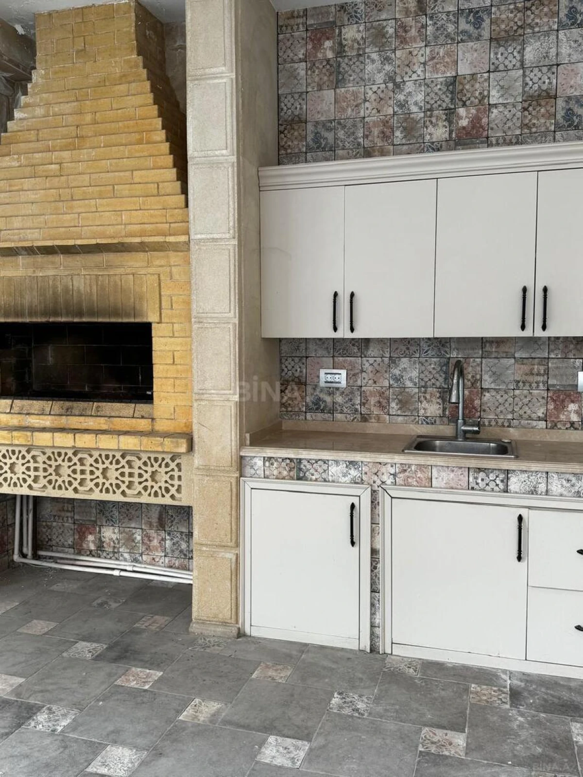 Satılır 6 otaqlı həyət evi 225 m²