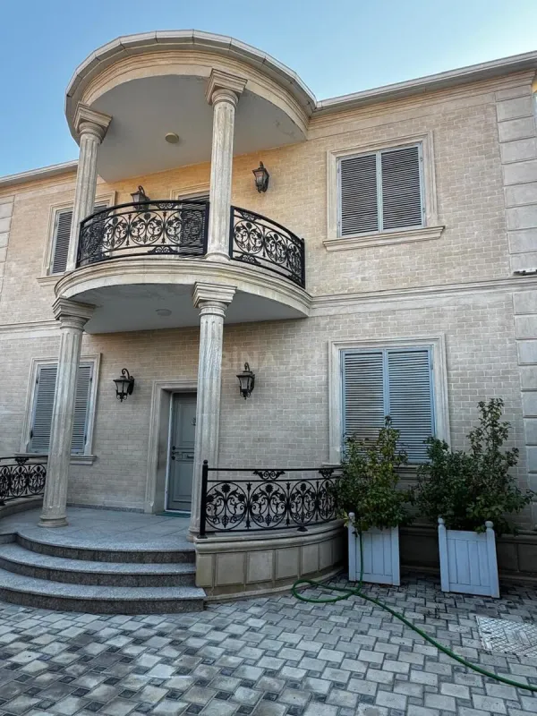 Satılır 6 otaqlı həyət evi 225 m²