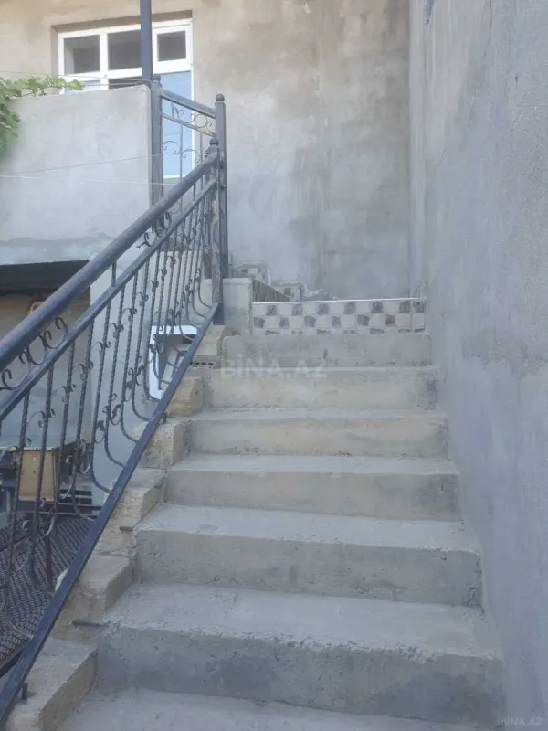 Satılır 6 otaqlı həyət evi 200 m²