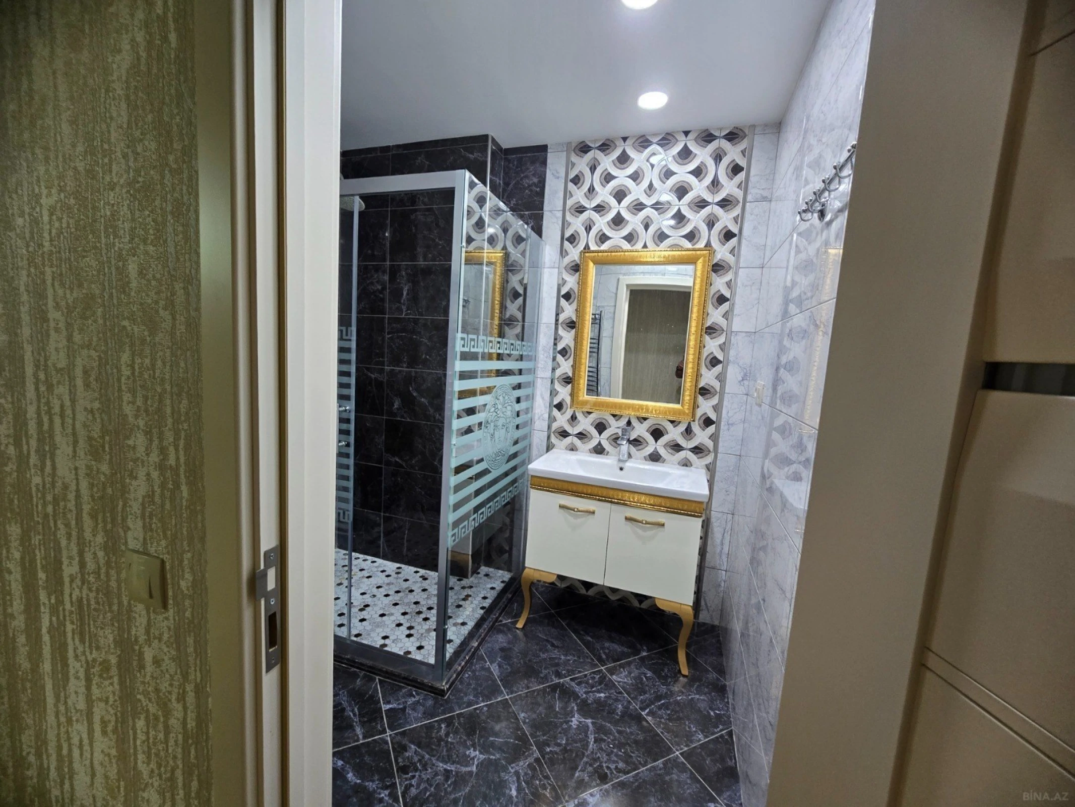 Kirayə verilir 3 otaqlı mənzil 110 m²