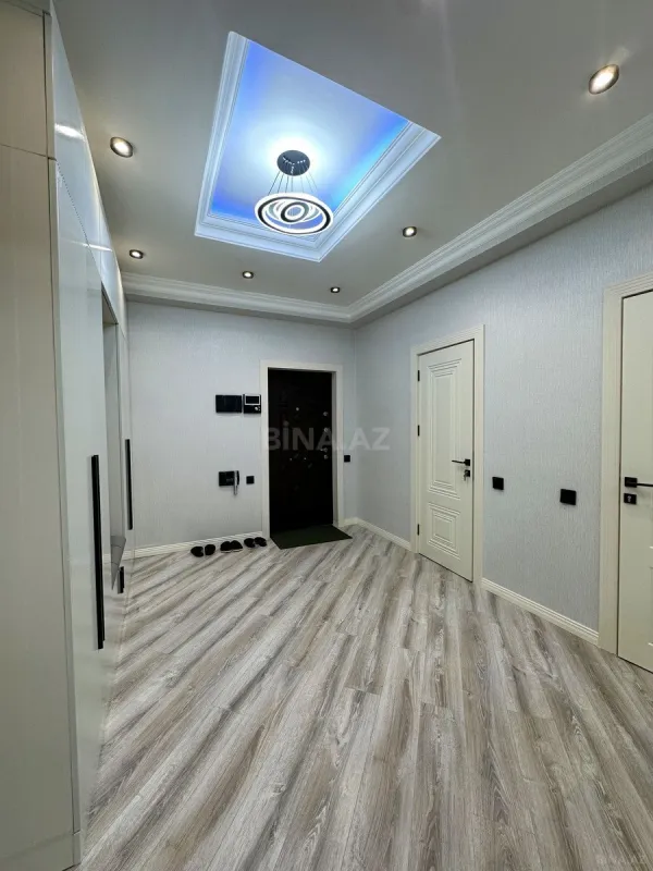 Satılır 3 otaqlı mənzil 98 m²