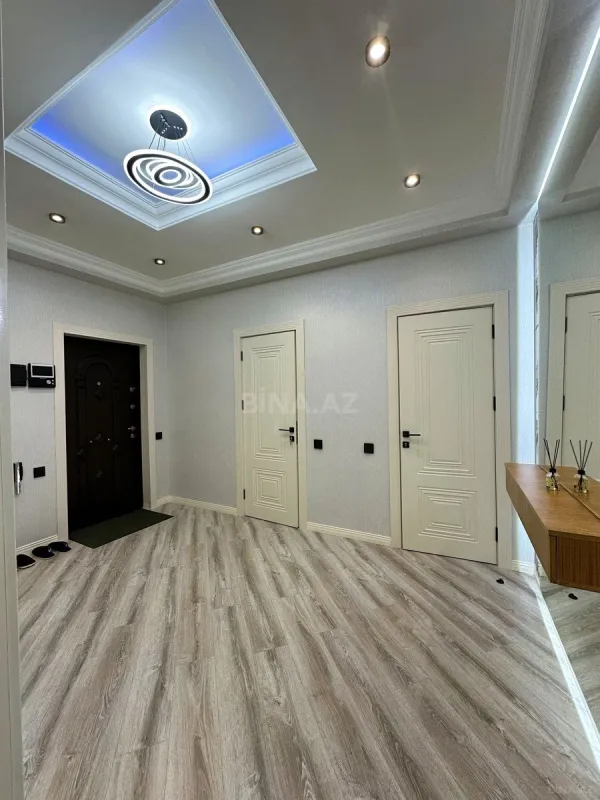 Satılır 3 otaqlı mənzil 98 m²