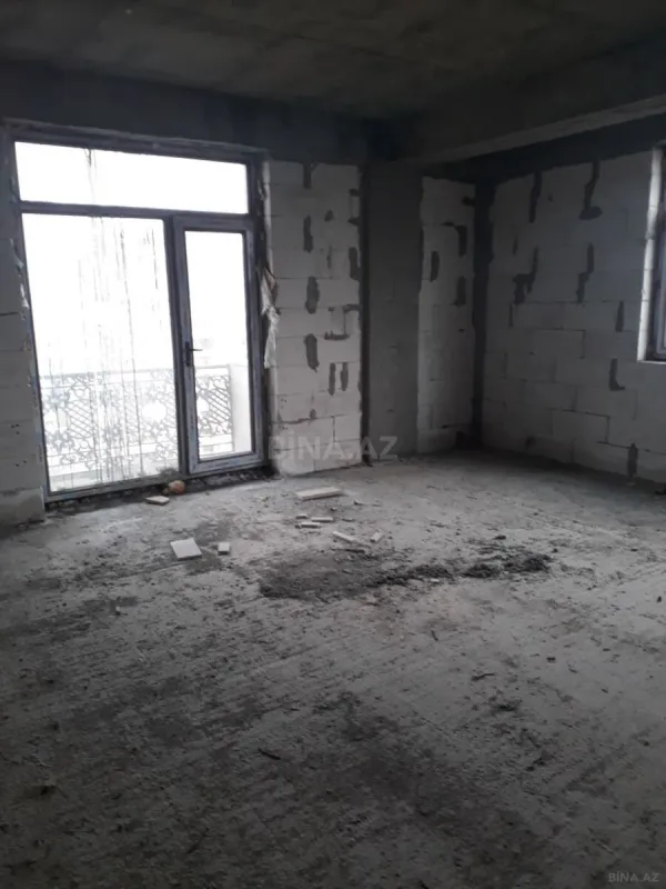 Satılır 3 otaqlı mənzil 168 m²