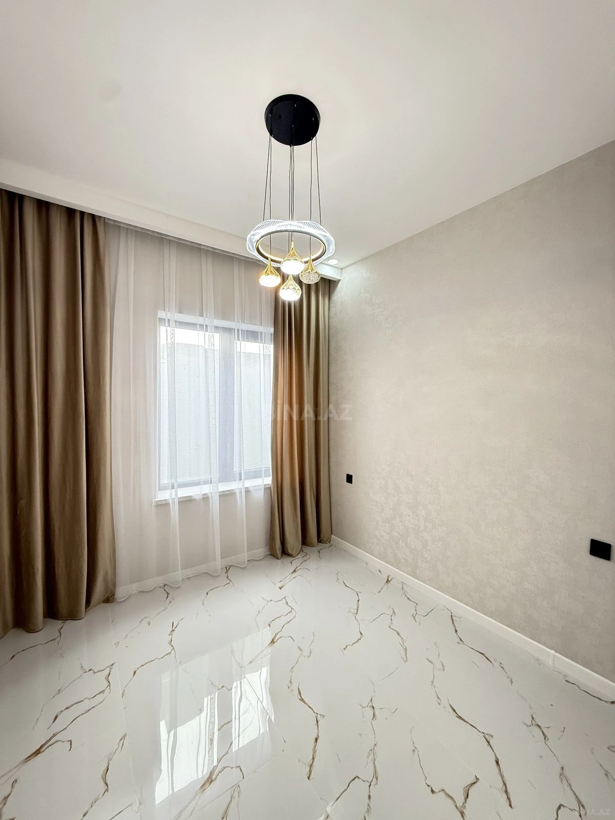 Satılır 4 otaqlı həyət evi 135 m²
