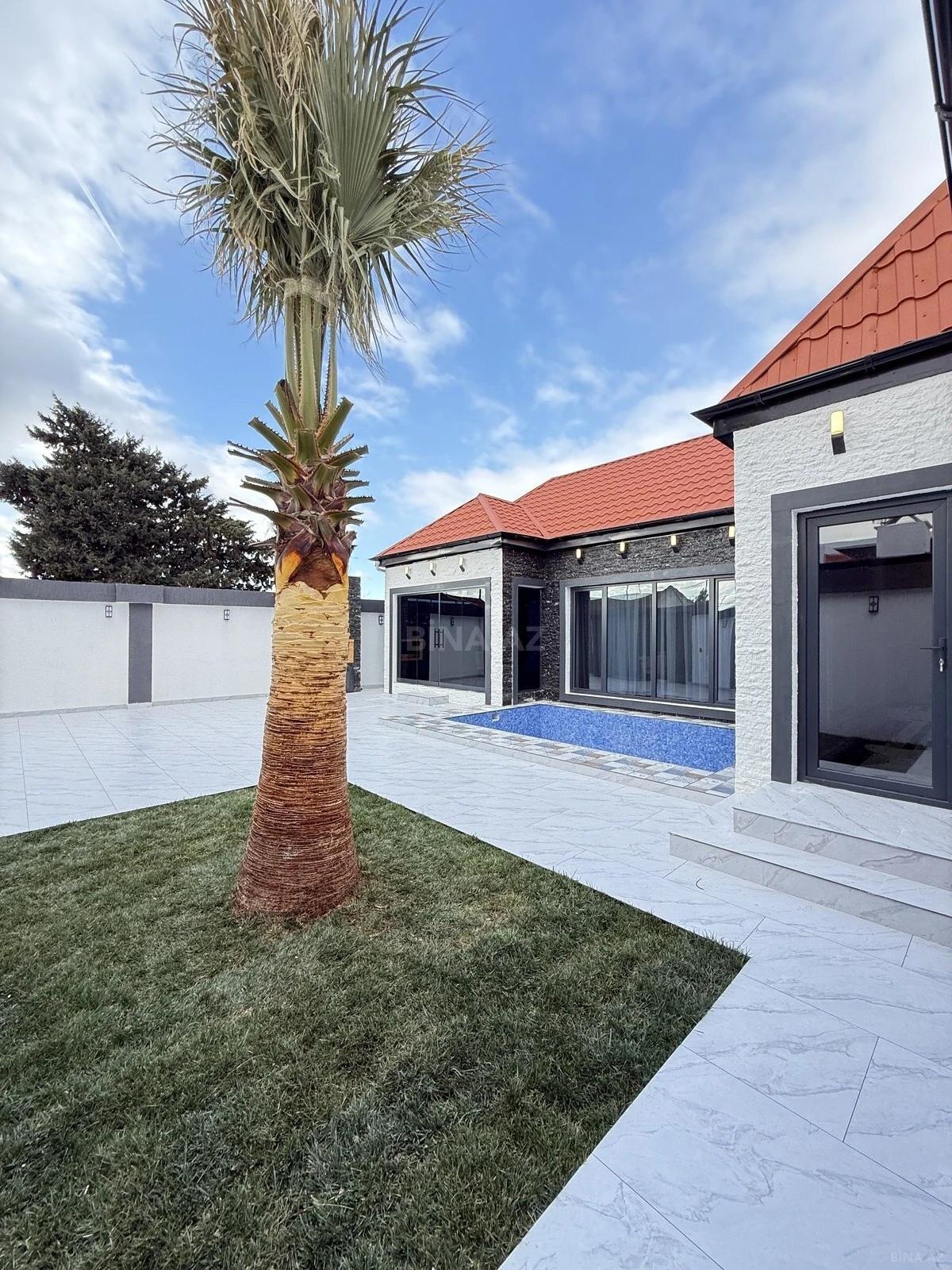 Satılır 4 otaqlı həyət evi 160 m²